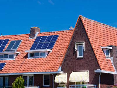 Solar-panels-collecting-solar-energy-on-roof