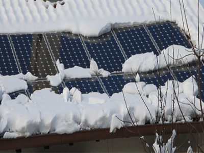 Snow-on-solar-panels